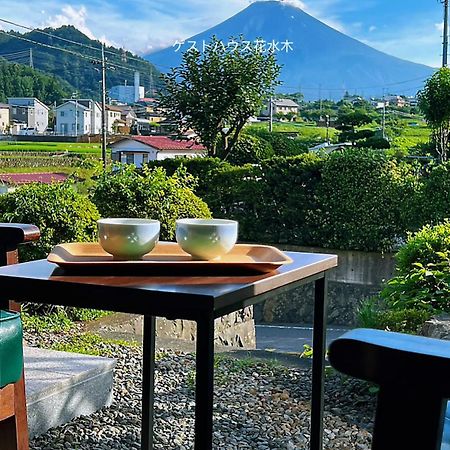 富士山を眺められる宿 ゲストハウス花水木 Nishikatsura Ngoại thất bức ảnh