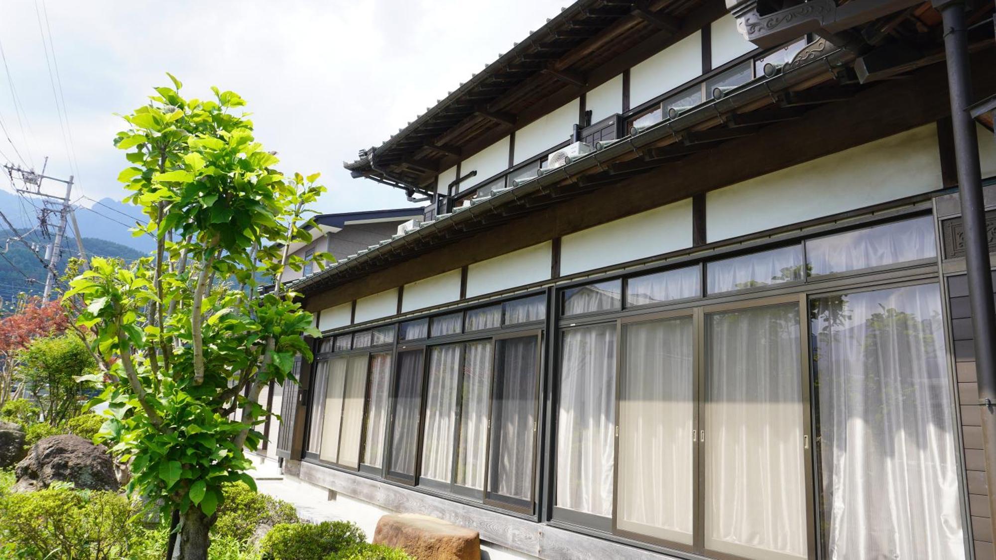 富士山を眺められる宿 ゲストハウス花水木 Nishikatsura Ngoại thất bức ảnh
